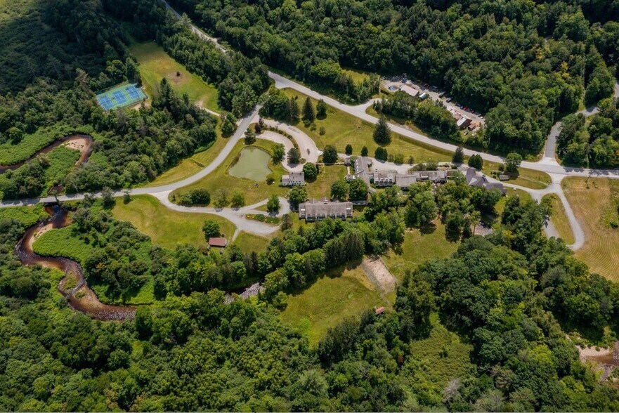 75 Billings Rd, Plymouth, VT à vendre - Photo du bâtiment - Image 2 de 6