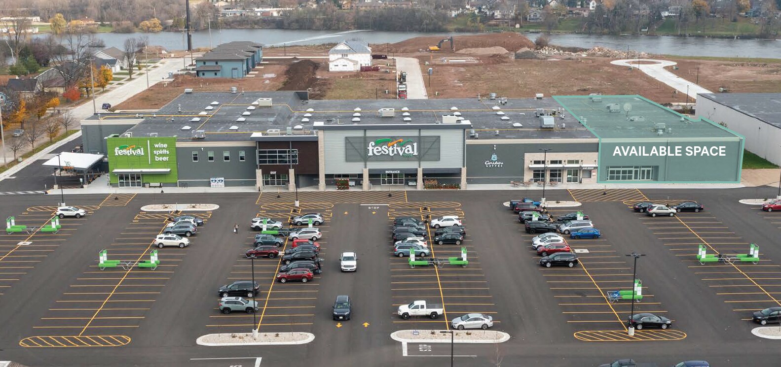 800 E Maes Ave, Kimberly, WI à louer Photo du bâtiment- Image 1 de 4