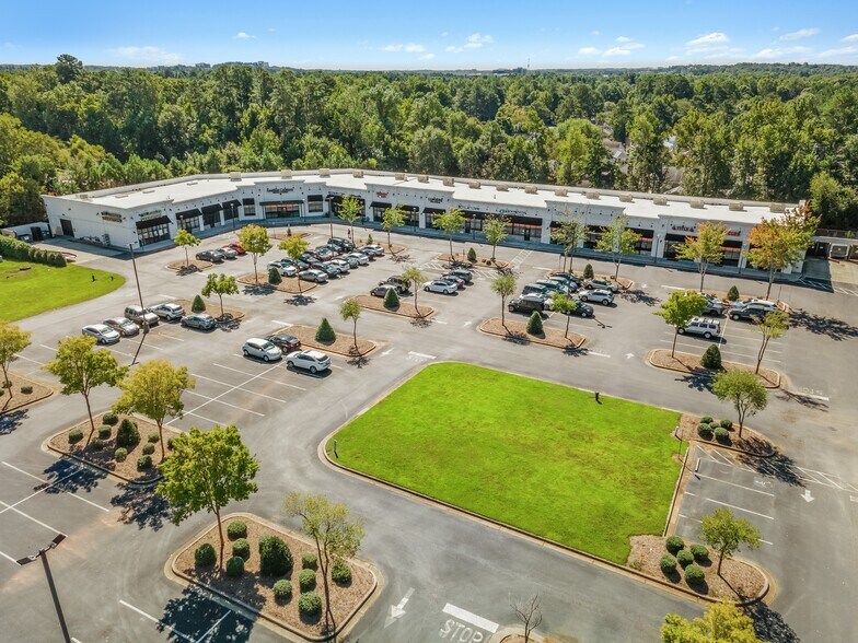 735 N Main St, Alpharetta, GA à louer - Photo du bâtiment - Image 3 de 14