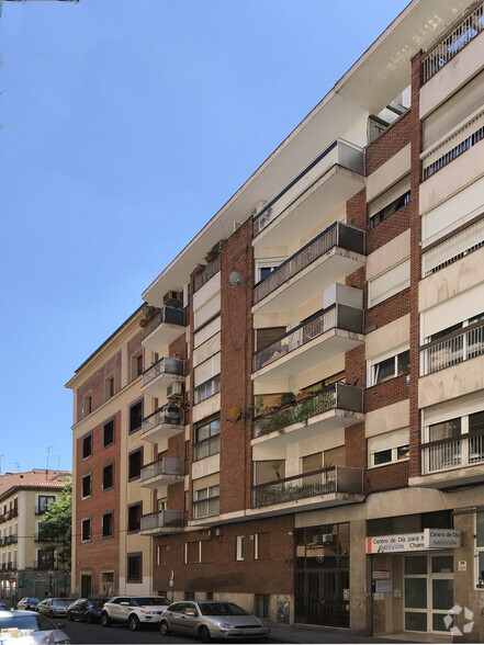 Calle de Palafox, 15, Madrid, Madrid for lease - Building Photo - Image 2 of 2