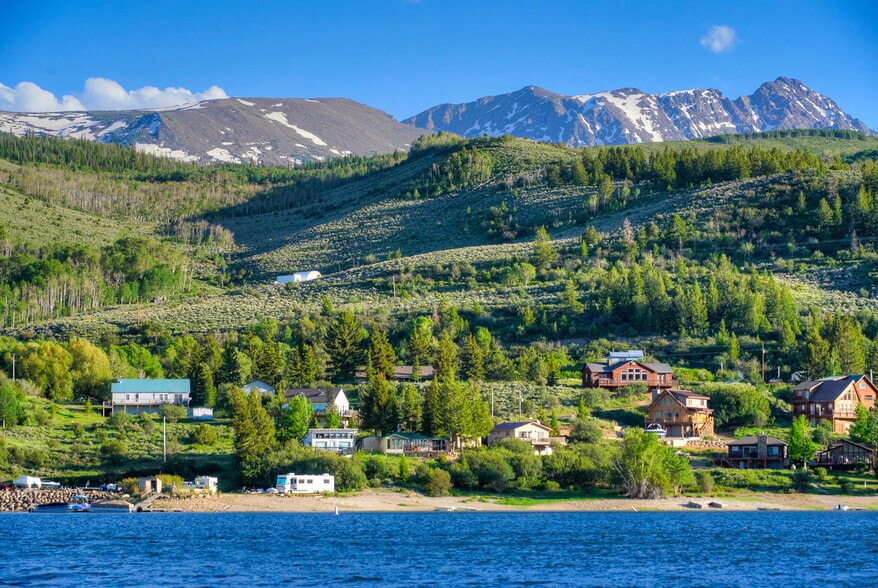 121 Fishermans Dr, Silverthorne, CO for sale - Primary Photo - Image 1 of 43