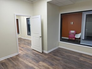 142 Main St, Nyack, NY for lease Interior Photo- Image 2 of 5