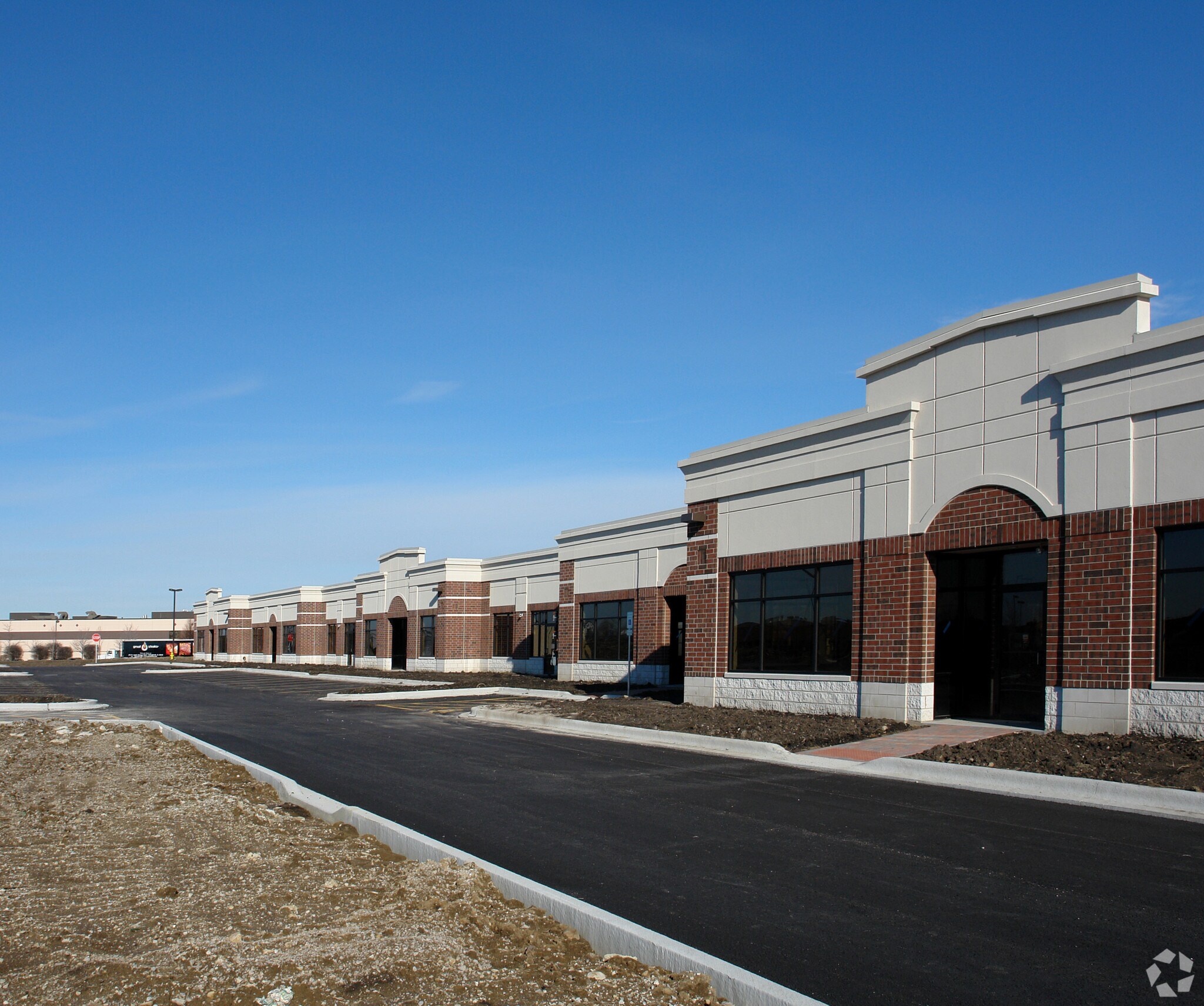 215 Remington Blvd, Bolingbrook, IL à louer Photo principale- Image 1 de 3