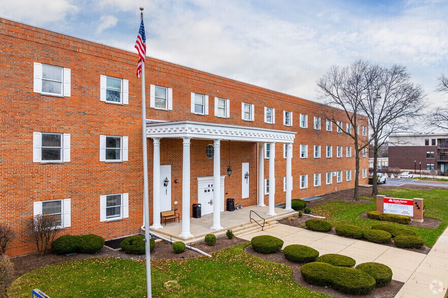 444 N Northwest Hwy, Park Ridge, IL à louer - Photo du bâtiment - Image 3 de 7