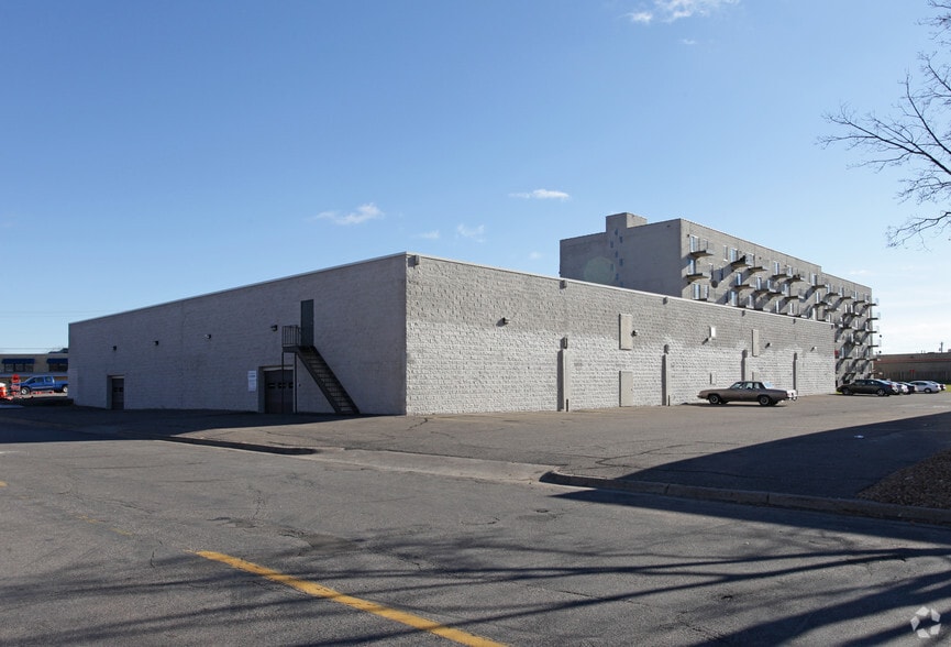 320 Blake Rd N, Hopkins, MN for sale - Building Photo - Image 2 of 40