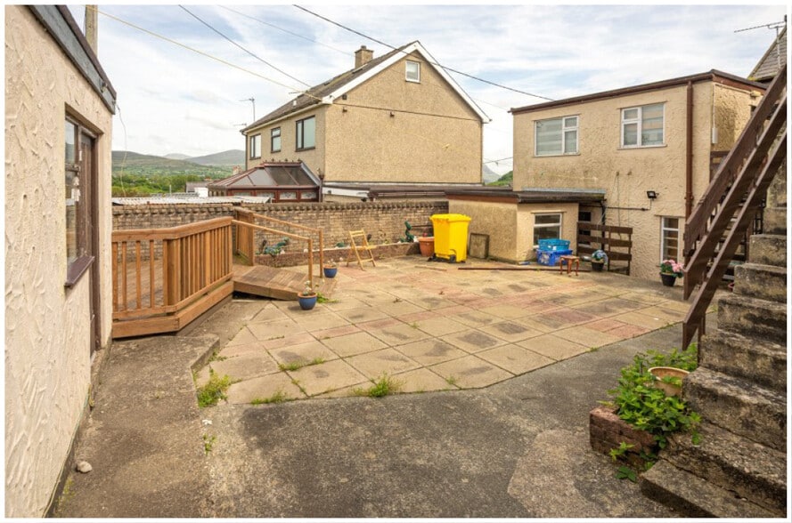 Station Rd, Caernarfon for sale - Building Photo - Image 3 of 4
