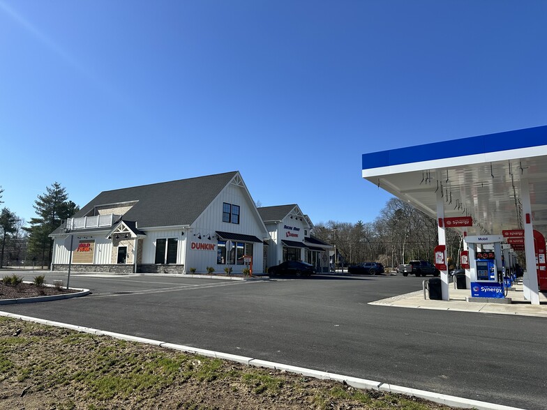 34-38 Padelford St, Berkley, MA for lease - Building Photo - Image 3 of 8