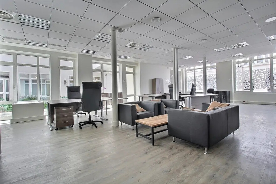 50 Rue De Paradis, Paris for lease - Building Photo - Image 1 of 8