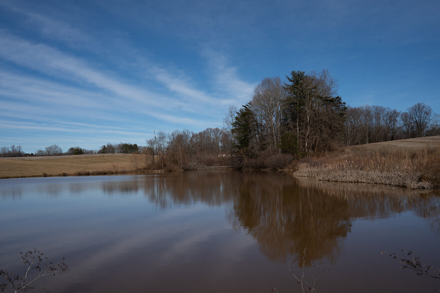 Pine Ridge Rd, Mount Airy, NC for sale - Primary Photo - Image 1 of 1