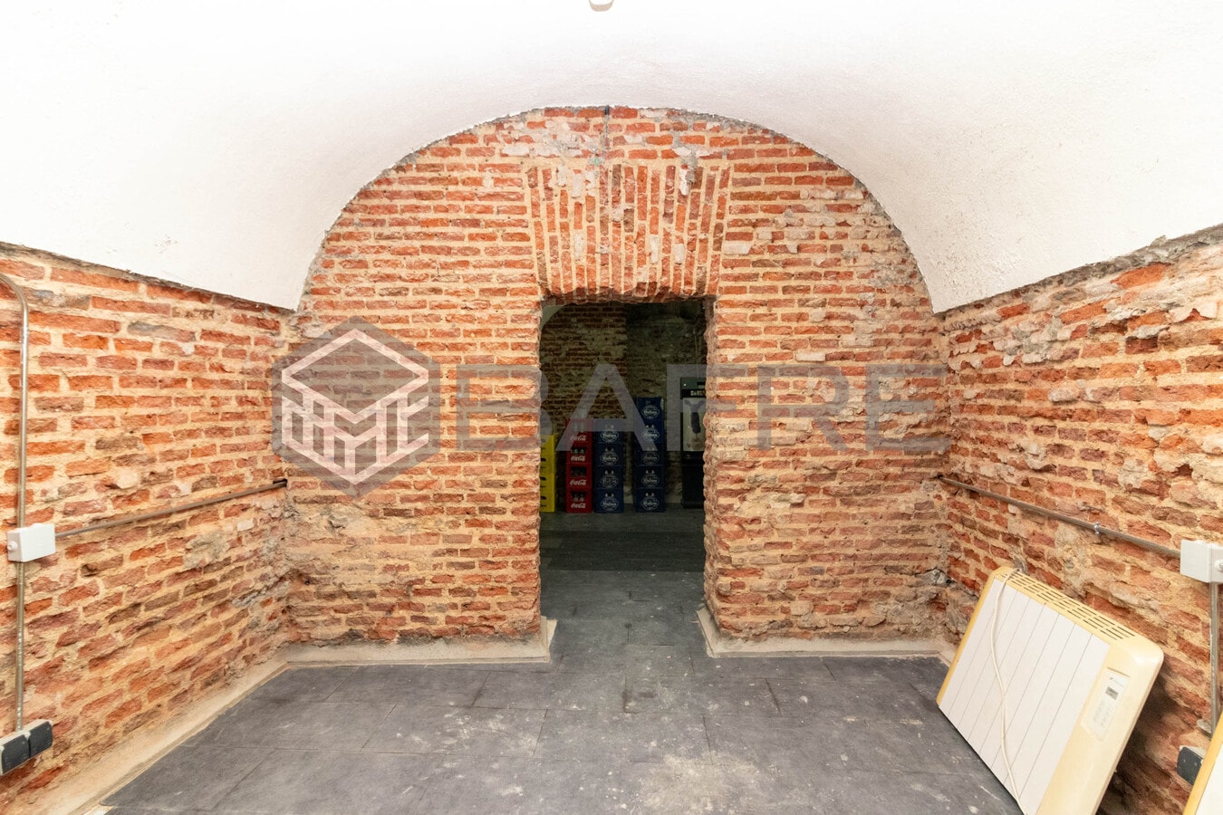 Madrid, MAD 28015 - Unit 1 - - Interior Photo - Image 2 of 5
