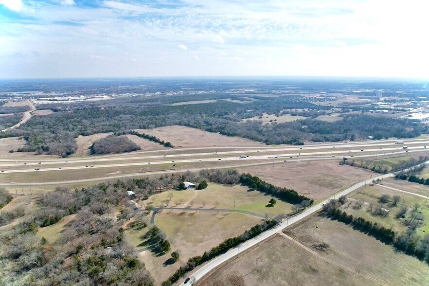 4379-4381 N Loy Lake Rd, Sherman, TX à vendre - Photo du bâtiment - Image 3 de 11