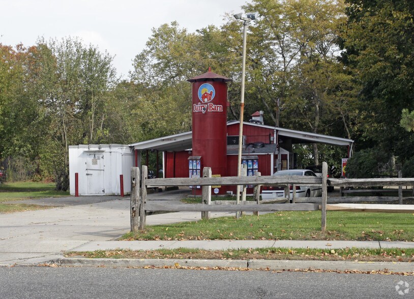 295 Lake Ave, Saint James, NY à louer - Photo principale - Image 2 de 18