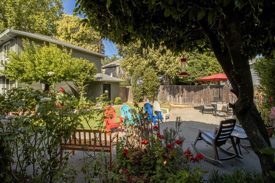 2811 F St, Sacramento, CA à vendre - Photo du bâtiment - Image 3 de 51