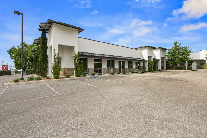23103 W Interstate 10, San Antonio, TX à vendre - Photo du bâtiment - Image 3 de 22