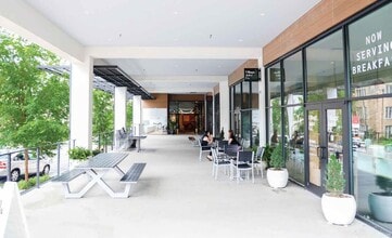 400 W Fourth St, Winston-Salem, NC for lease Lobby- Image 1 of 6