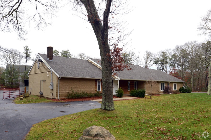 10 Edgerton Dr, North Falmouth, MA for sale - Building Photo - Image 3 of 6