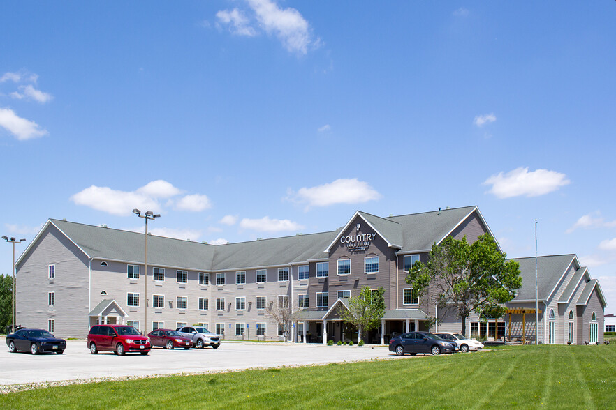 2605 SE 16th St, Ames, IA for sale - Primary Photo - Image 1 of 1