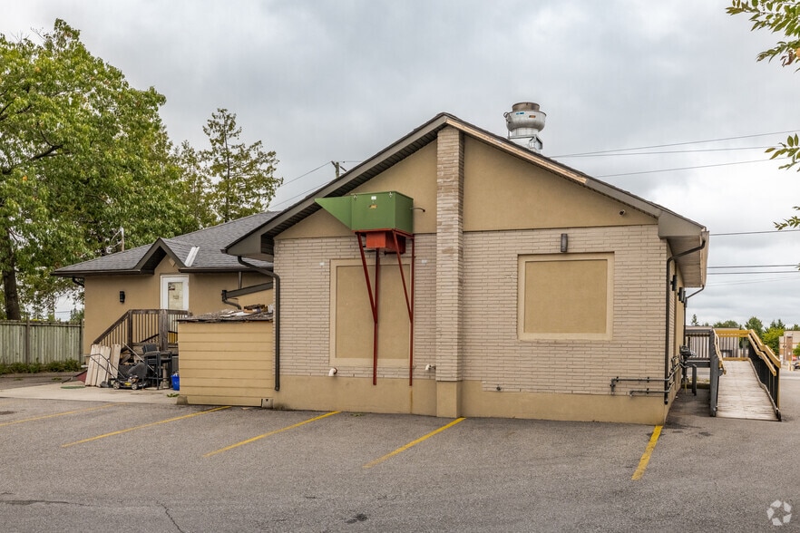 1133 Carp Rd, Ottawa, ON à vendre - Photo du bâtiment - Image 2 de 2