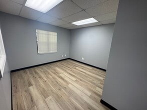 550 Balmoral Cir N, Jacksonville, FL à louer Photo intérieure- Image 2 de 12