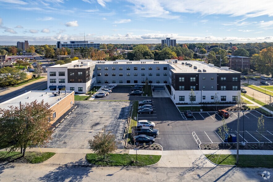 1021 Jefferson St, Muskegon, MI à louer - Photo du bâtiment - Image 2 de 12