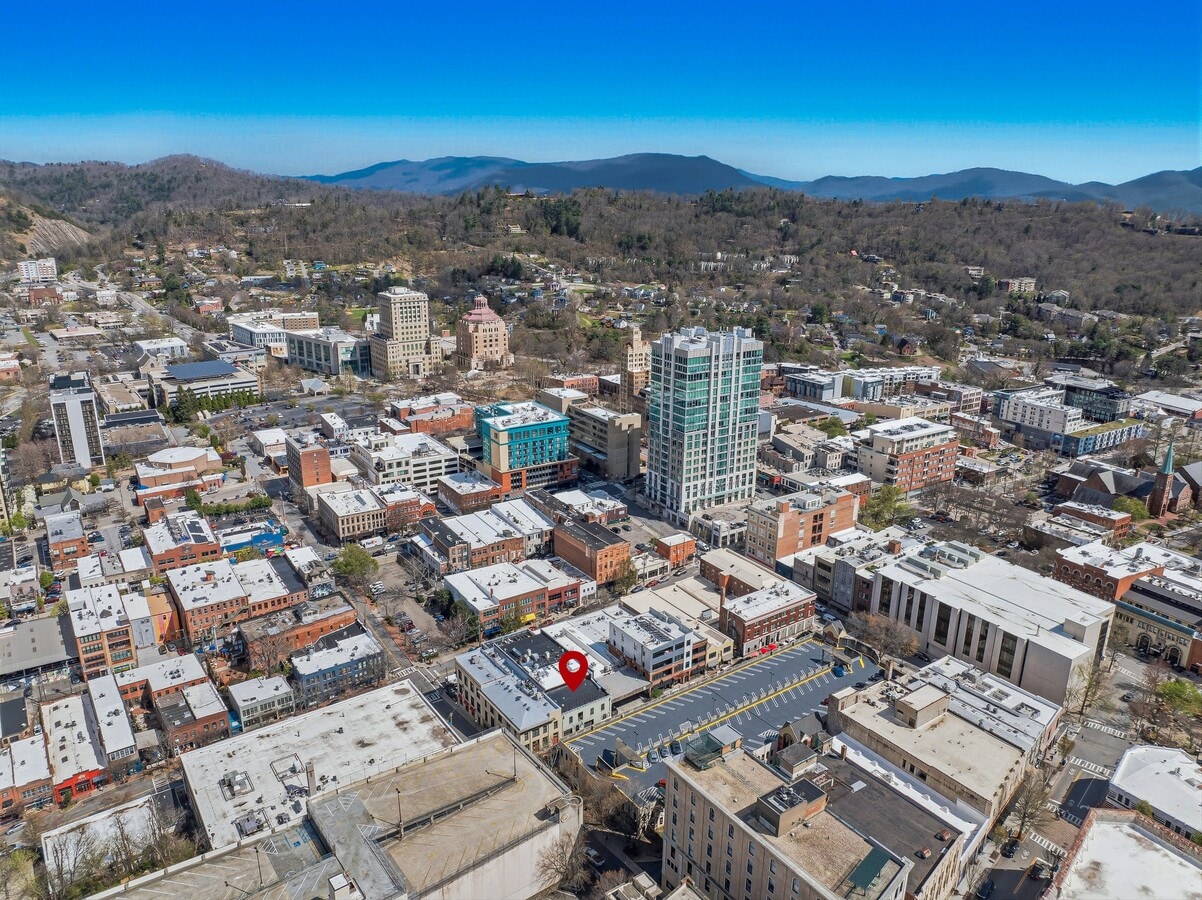 39 N Lexington Ave, Asheville, NC 28801 - Unité 2 - - Photo intérieure - Image 2 of 33