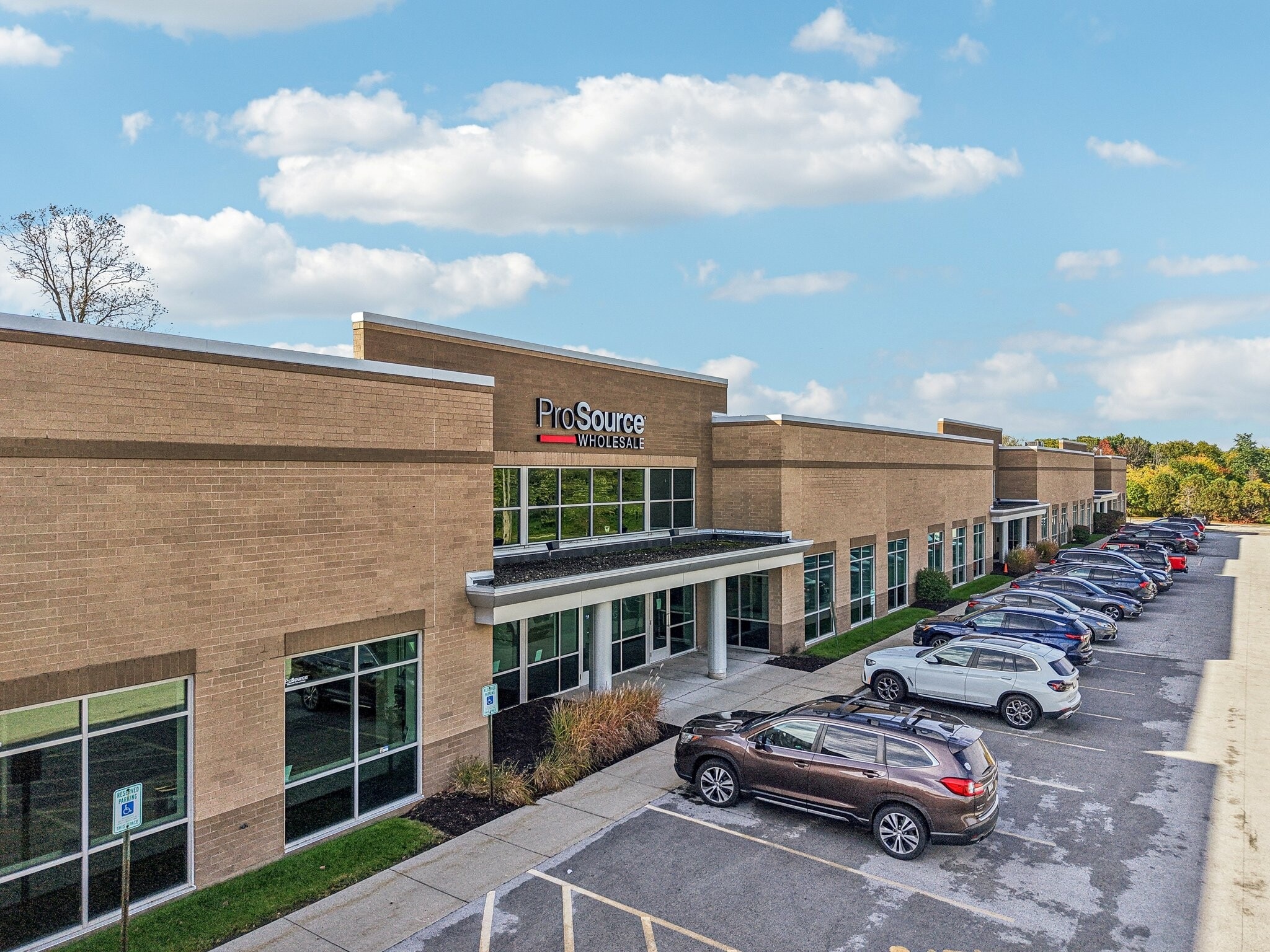 11701 W Bradley Rd, Milwaukee, WI for lease Primary Photo- Image 1 of 6