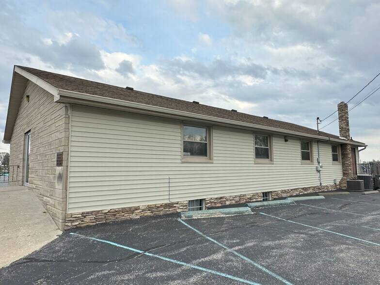 1409 W Kirkwood Ave, Bloomington, IN à vendre - Photo du bâtiment - Image 3 de 22