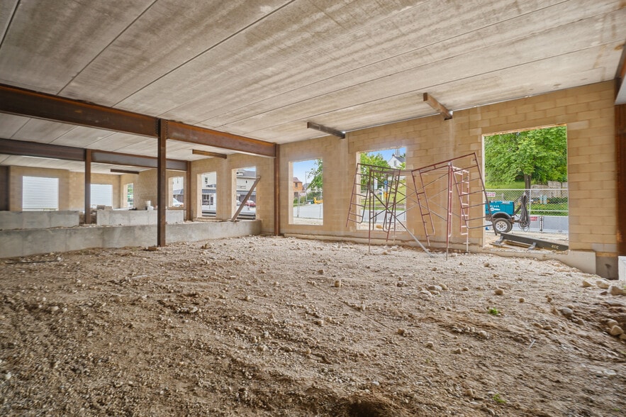 115 Kettle Moraine Dr S, Slinger, WI for lease - Construction Photo - Image 3 of 10