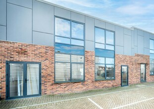 Old Portsmouth Rd, Guildford for lease Building Photo- Image 2 of 7