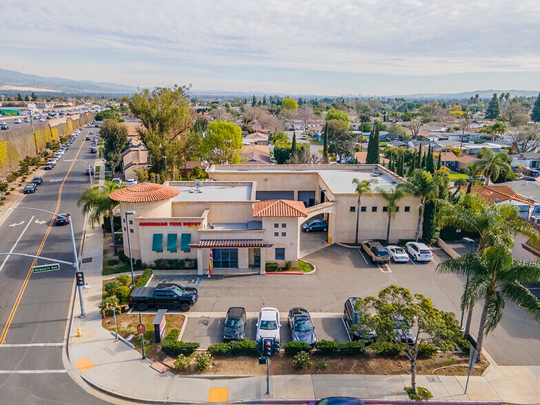 14122 Newport Ave, Tustin, CA à vendre - Photo du bâtiment - Image 2 de 8