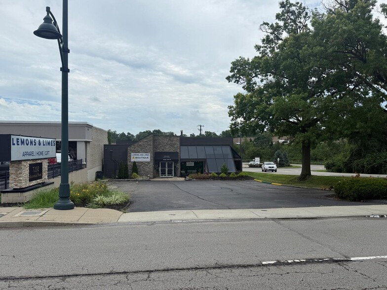 7292 Kenwood Rd, Cincinnati, OH for sale - Building Photo - Image 2 of 5