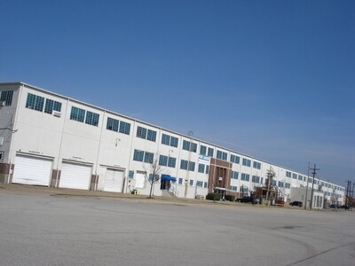 541 Industry Rd, Louisville, KY à louer - Photo du bâtiment - Image 3 de 11
