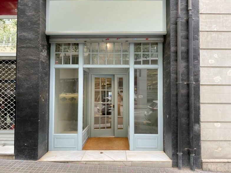 Retail in Barcelona, Barcelona for lease - Interior Photo - Image 2 of 3