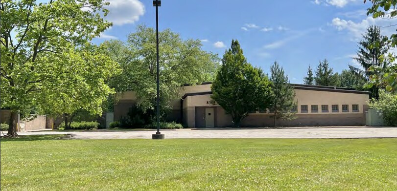 8388 Dow Cir, Strongsville, OH à vendre Photo du bâtiment- Image 1 de 11