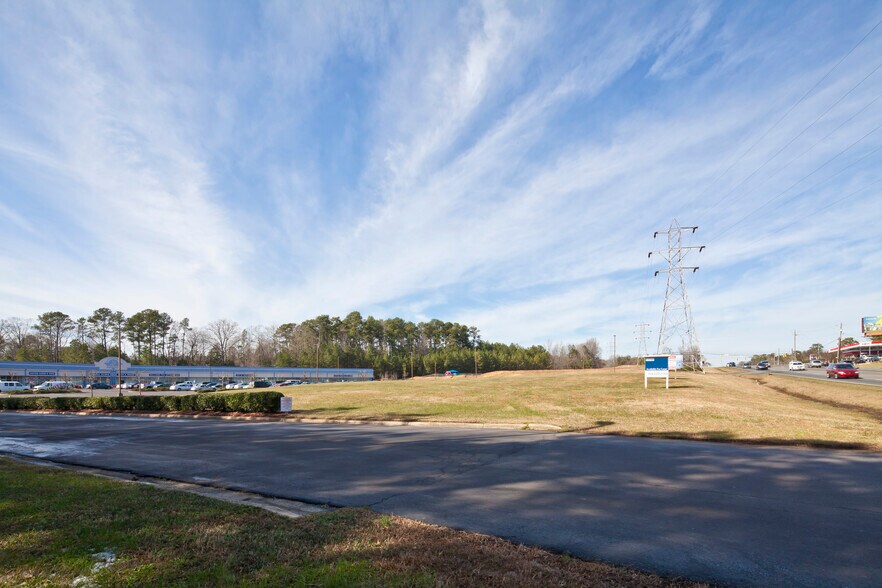 1020 S Miami Blvd, Durham, NC à vendre - Photo du bâtiment - Image 2 de 2