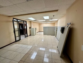 1009 Brighton Beach Ave, Brooklyn, NY for lease Building Photo- Image 2 of 4