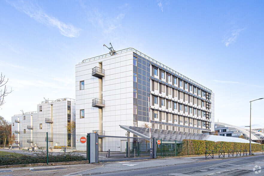 11-13 Avenue Du Maréchal Juin, Meudon à louer - Photo du bâtiment - Image 2 de 6