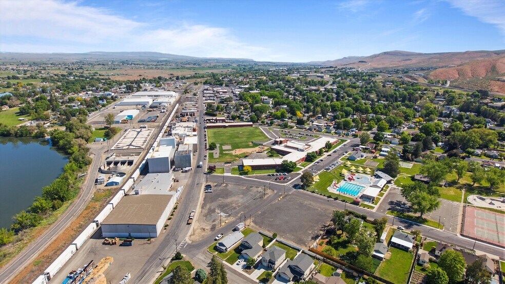 725 Park ave, Prosser, WA à vendre - Photo du bâtiment - Image 2 de 21