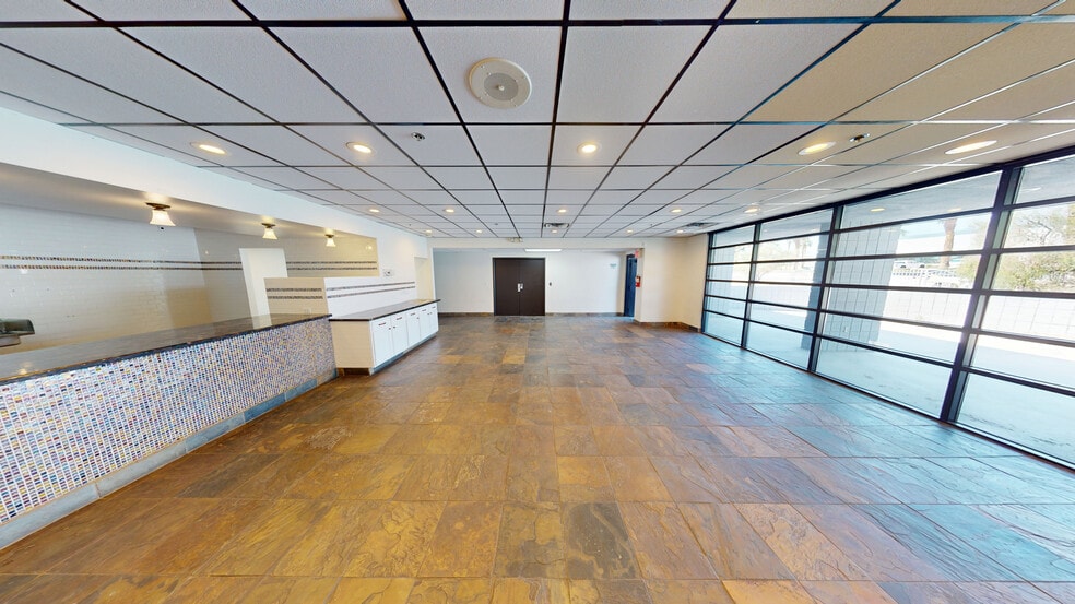 2400 N Tenaya Way, Las Vegas, NV à vendre - Photo du bâtiment - Image 3 de 115