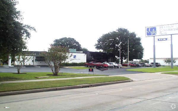 7125 Gulf Fwy, Houston, TX à vendre - Photo du bâtiment - Image 2 de 3