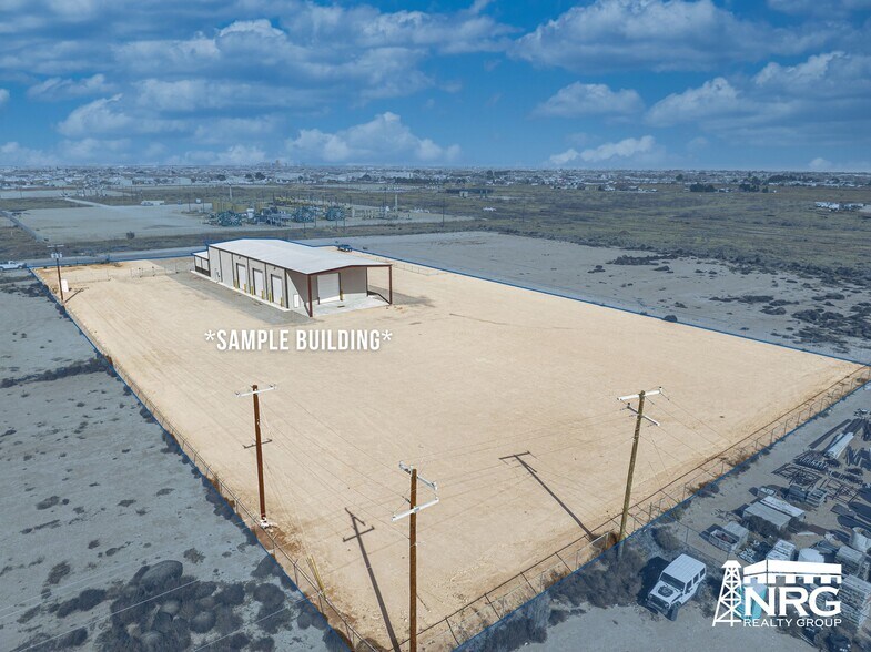 2700 E County Rd 130, Midland, TX à louer - Photo du bâtiment - Image 3 de 13