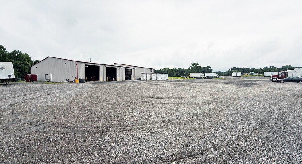 25452 Hofheimer Way, North Dinwiddie, VA for sale - Building Photo - Image 2 of 6