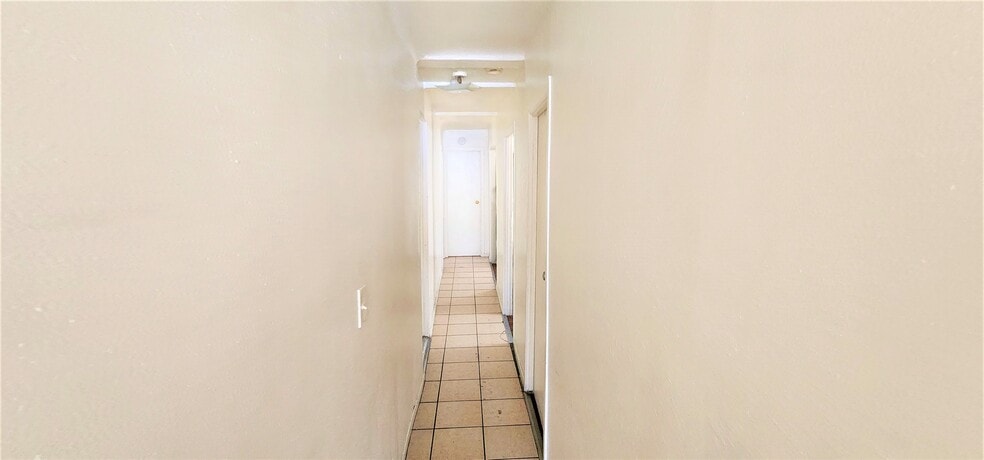 4342-4344 Floral Dr, Los Angeles, CA for sale - Interior Photo - Image 3 of 10