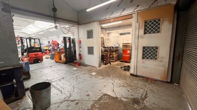 Bowlers Croft, Basildon à louer Photo intérieure- Image 2 de 8