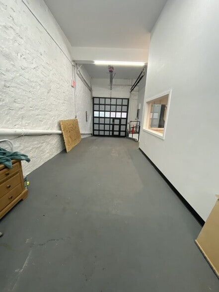 15 School St, Yonkers, NY for sale - Interior Photo - Image 2 of 27