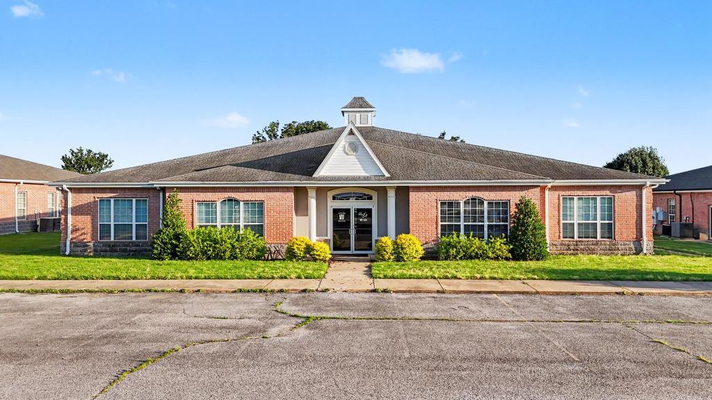 102 SE Executive Dr, Bentonville, AR for sale Building Photo- Image 1 of 26
