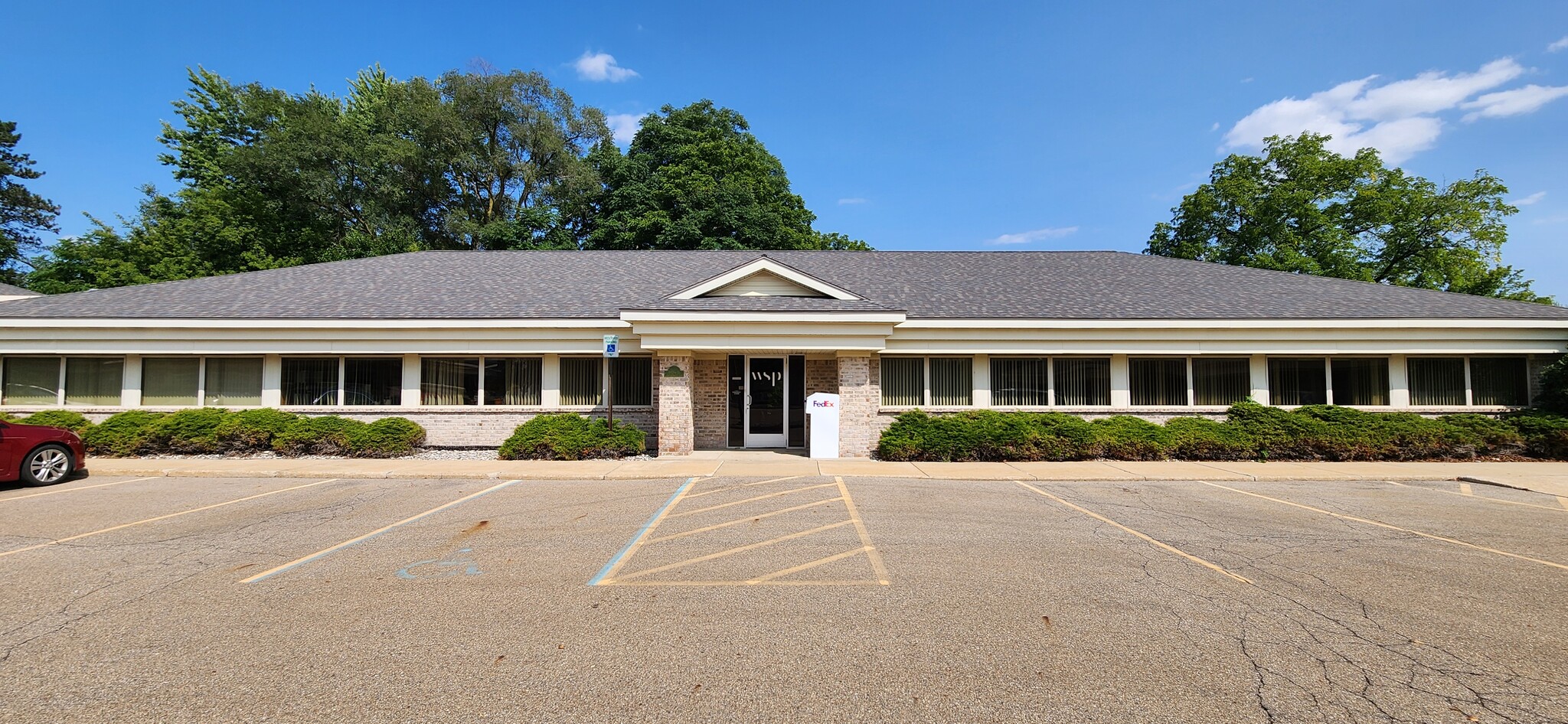 15851 S Old Us-27, Lansing, MI for lease Building Photo- Image 1 of 9