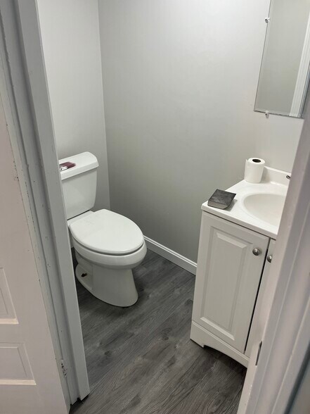 547 Main St, Hyannis, MA à louer - Photo du bâtiment - Image 3 de 7