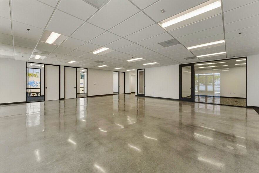2824 E 208th St, Carson, CA à louer - Photo du bâtiment - Image 3 de 7