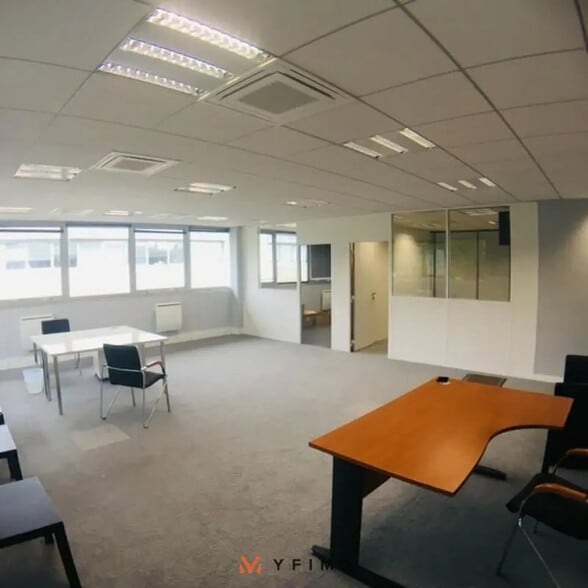 Office in FOURQUEUX for lease - Interior Photo - Image 3 of 4